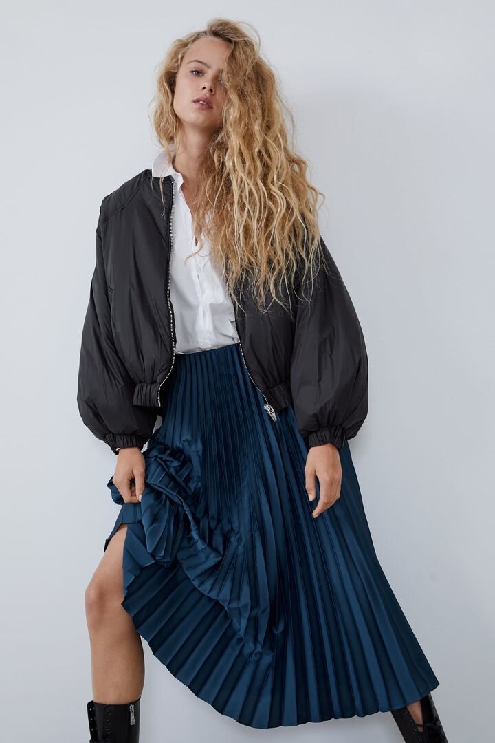 Платье по моде носишь. Вечерние образы аннабель флер. Вечерние образы аннабель флер. Современная итальянская мода. Платье с кроссовками.