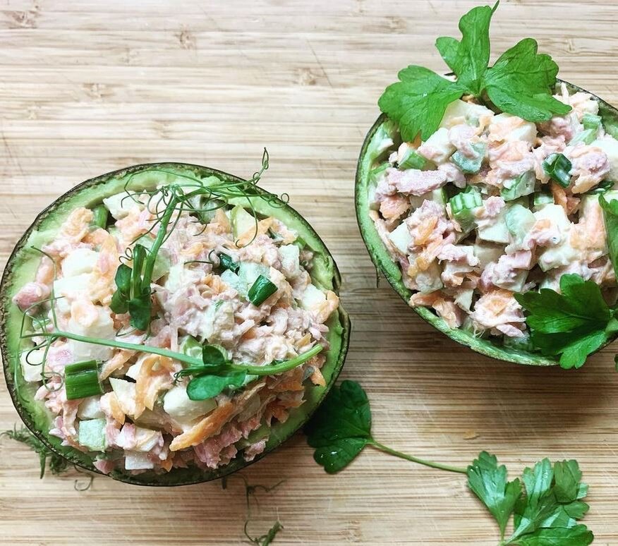 так подать можно почти любой салат, согласитесь?