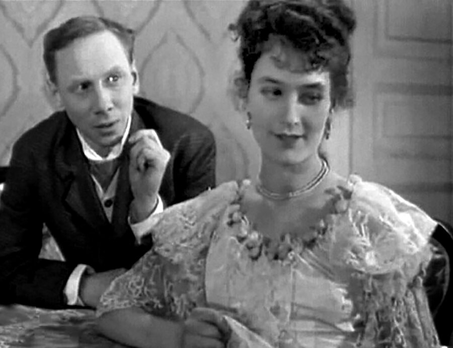 Какой образ Бесприданницы наиболее драматичный в советском кино ...