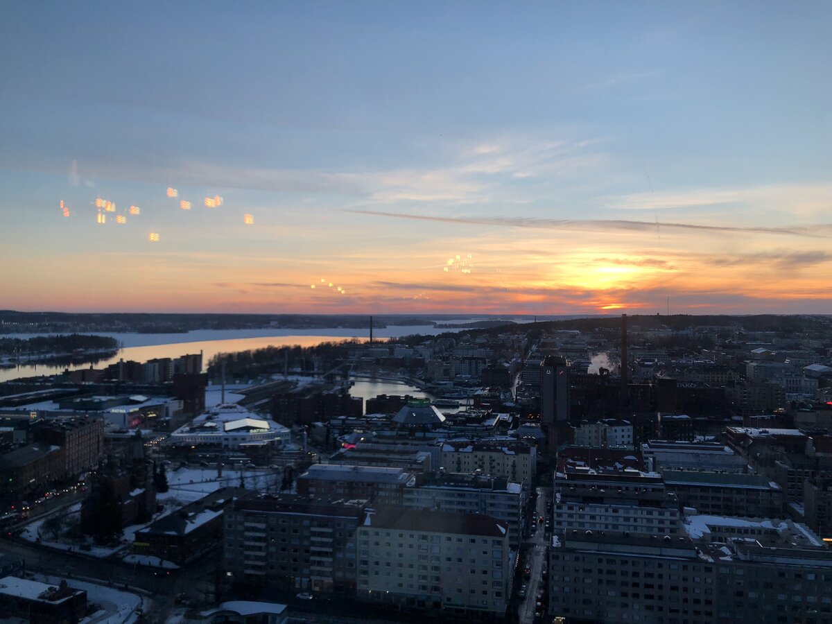 Закат Финском городе Темпере 