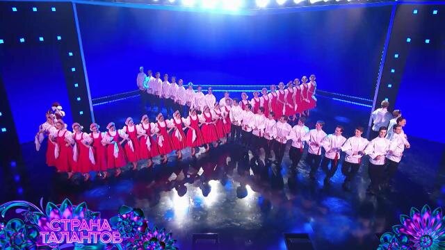 Так и смотрела бы на невероятные узоры русского танца ансамбля им. Моисеева. Фото Яндекс.Картинки.