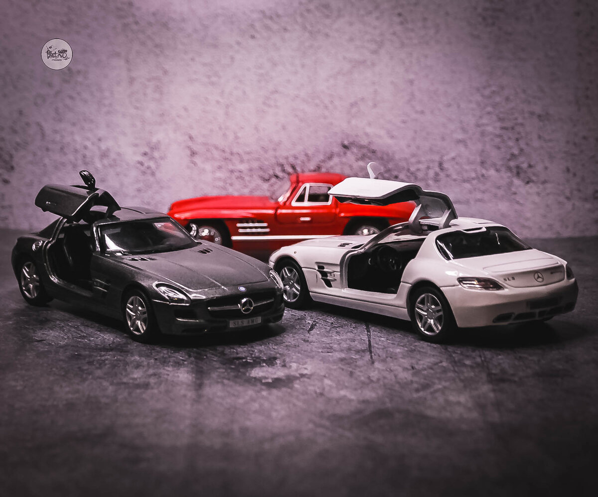 "Дедушка и внуки" 300SL и SLS AMG