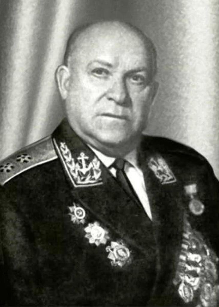 День вмф 1945 год. Илья ильич азаров. Адмирал азаров. Горшков главком вмф ссср. Илья ильич азаров вице-адмиралы (ссср).