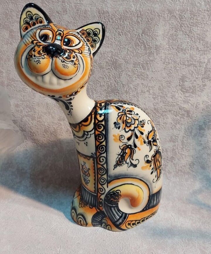 Гончарное видео. Волшебство керамики. Гончарный круг никодим — 250. Глиняный горшок щанки в музее. Волшебство керамики.