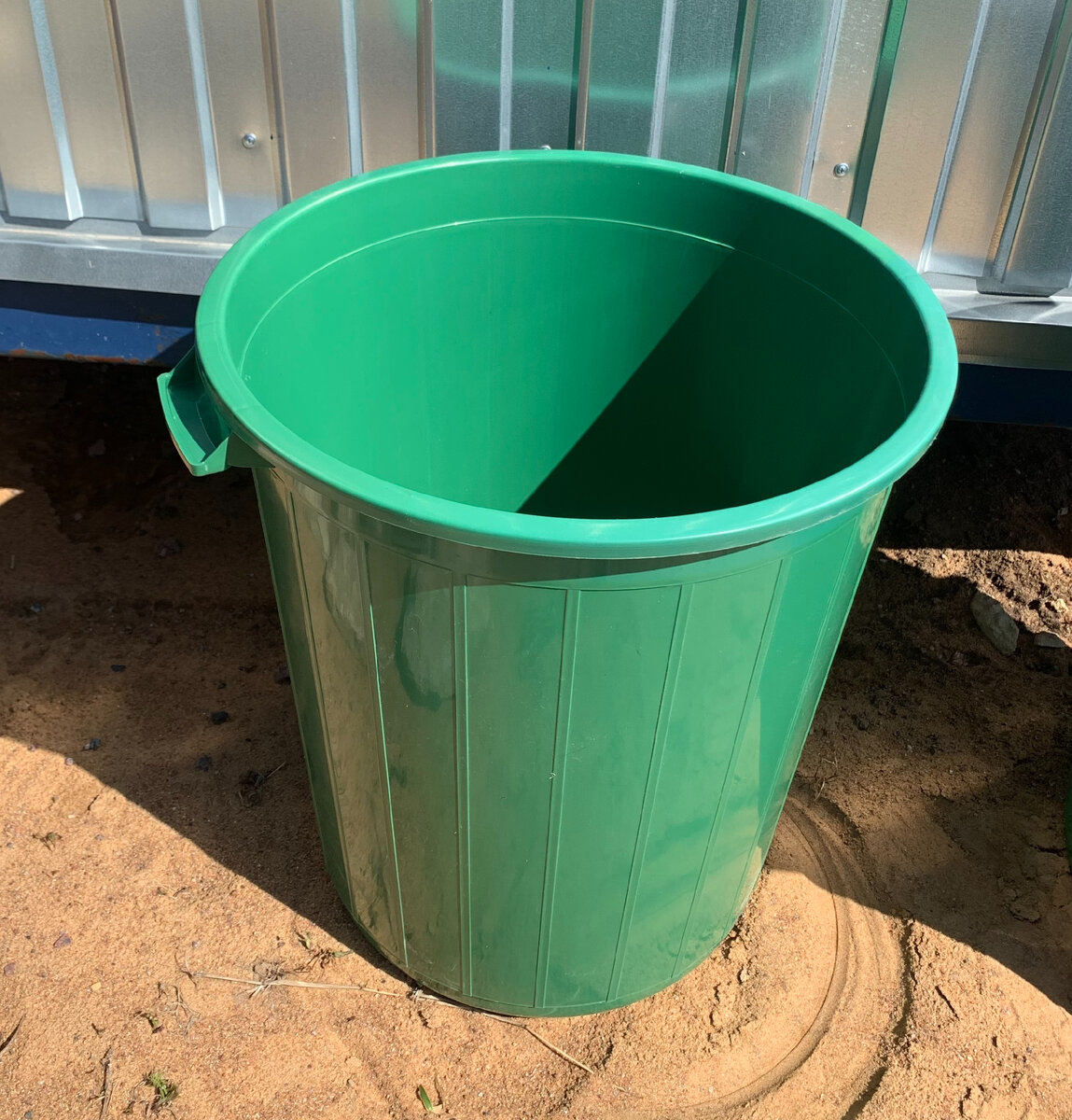 Вот он - красавец. Крышка прилагается. 