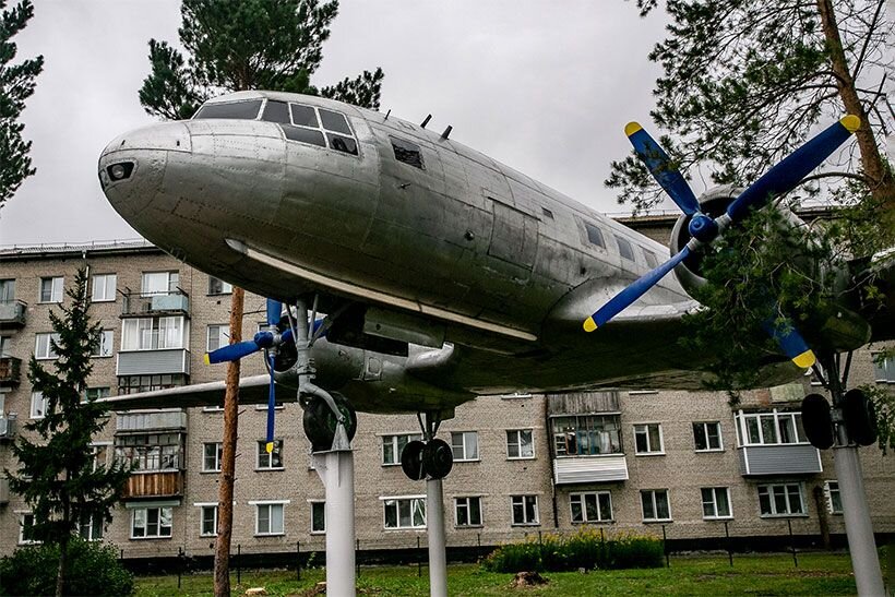Самолёт Ил-14 в сквере Воинской славы. 