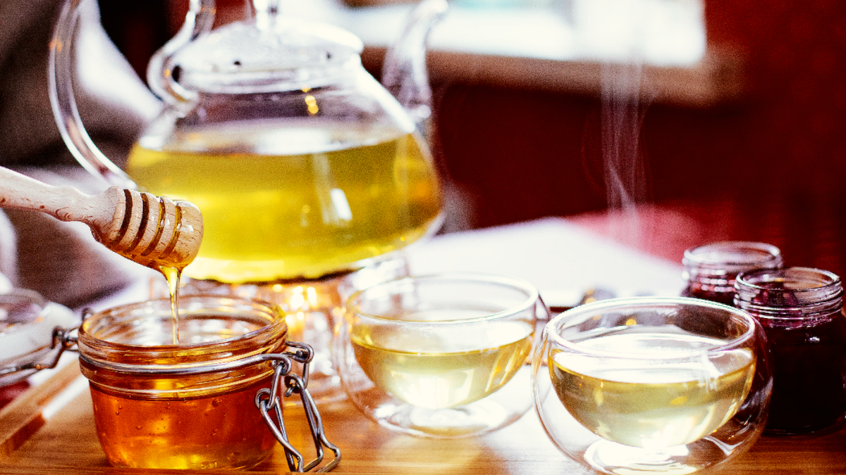 Почему нельзя мед в чай. Чай с медом. Горячий чай.