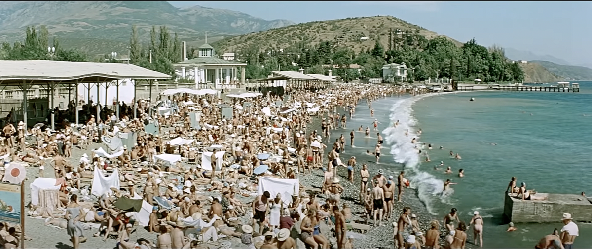 Beach cinema. Спортлото 82 пляж Алушта. Спортлото 82 пляж. Пляж в советских фильмах. Пляжи из фильмов советских.