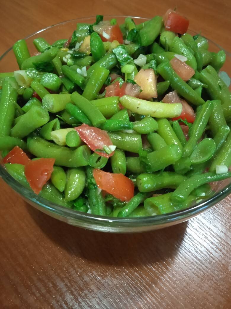 Стручковая фасоль с помидорами и базиликом🥗 Салат | Овкусе.ру - Ежедневная  готовка в радость! Пошаговые рецепты с фото | Дзен