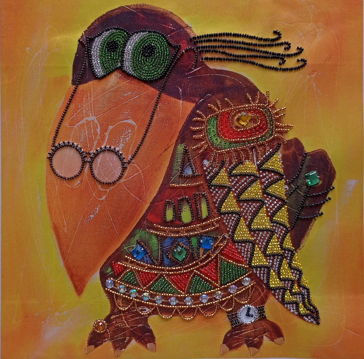 Инна вышивает