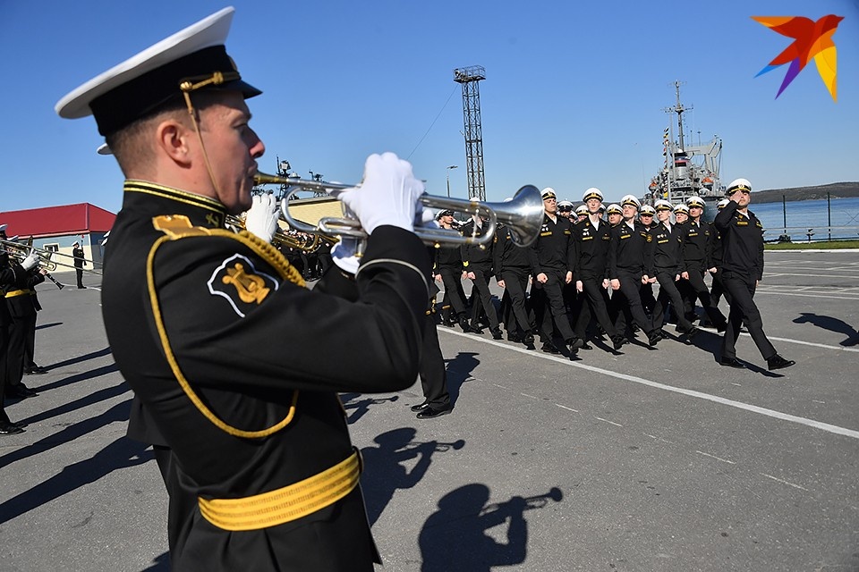     Накануне Дня ВМФ и во время празднования в Североморске ограничат движение транспорта и перенесут конечную автобусную остановку. Владимир ВЕЛЕНГУРИН