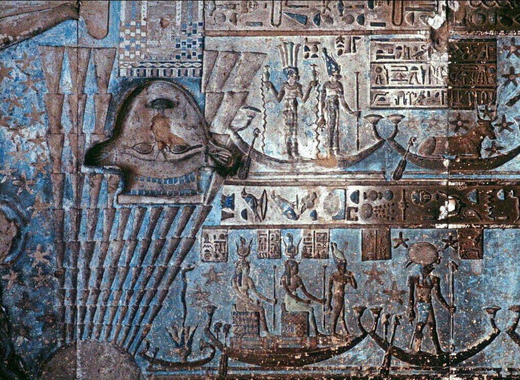 "Прибытие богов". Дендера.
Источник фото: http://www.hpgrumpe.de/aegypten/album/slides/aegypten1989_0321.jpg