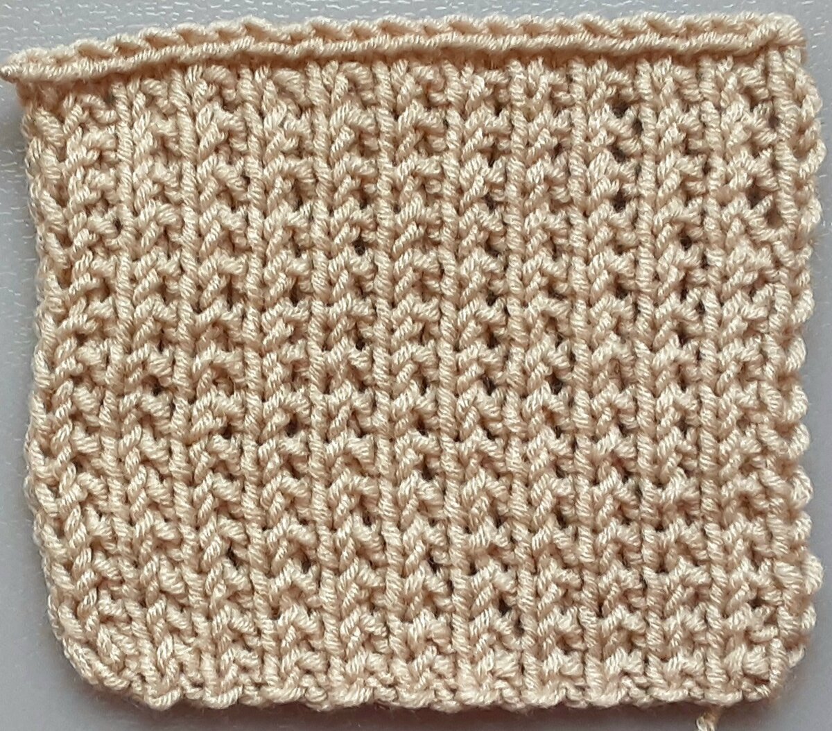 Лицевая сторона узора.