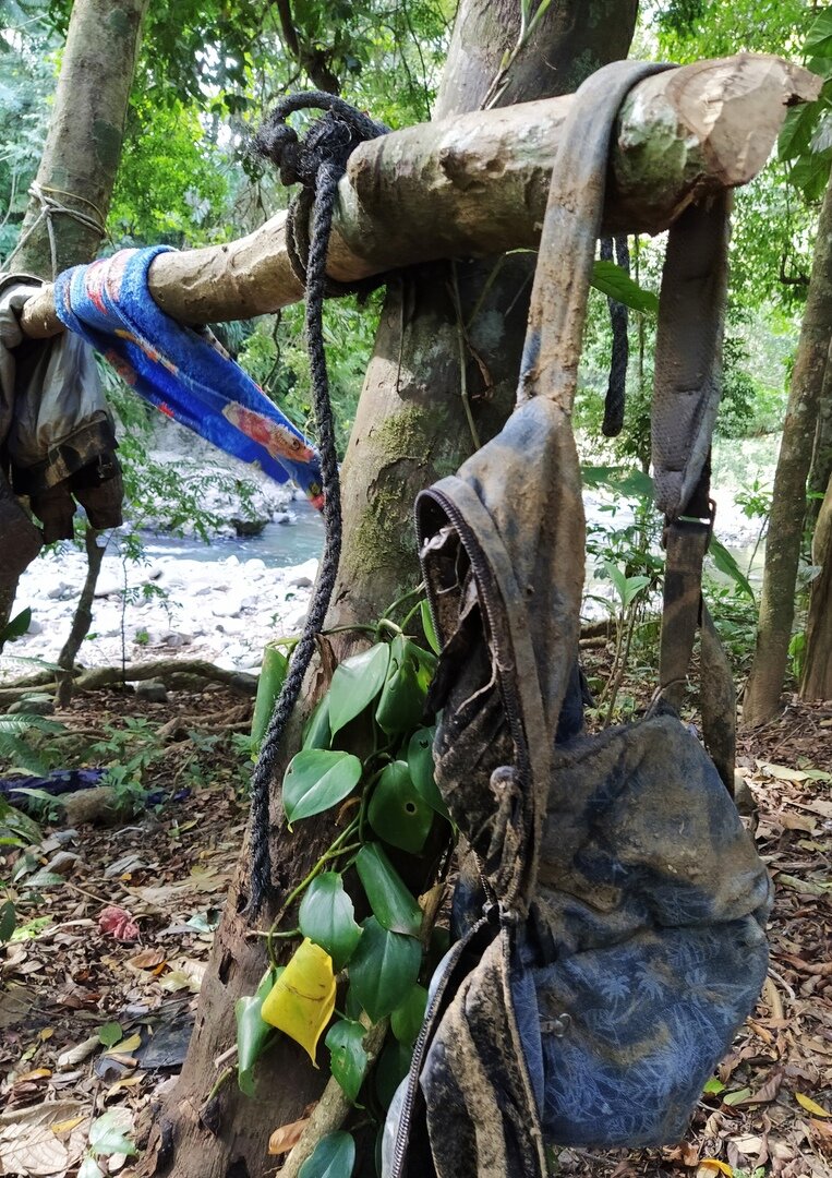 Мусор, на мигрантской стоянке