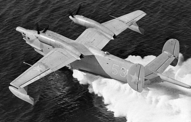  Взлет Бе-12 с воды