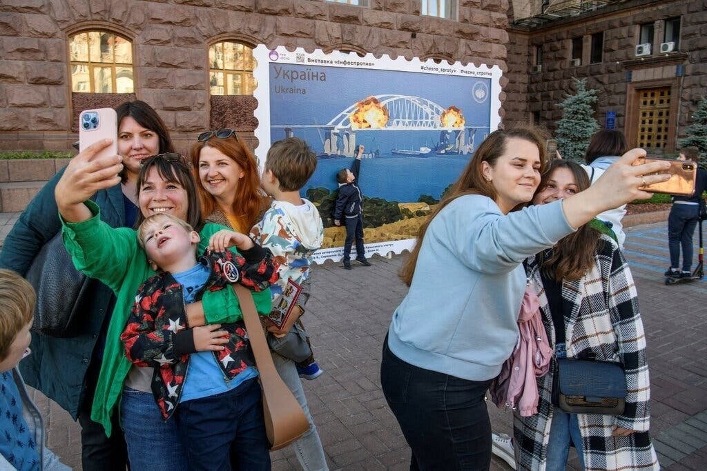 "открытка", взято из общего доступа, весь интернет полон