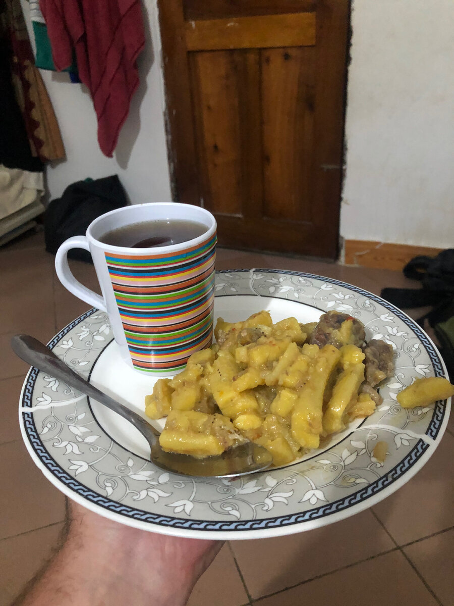 Тушёное мясо с бананами 