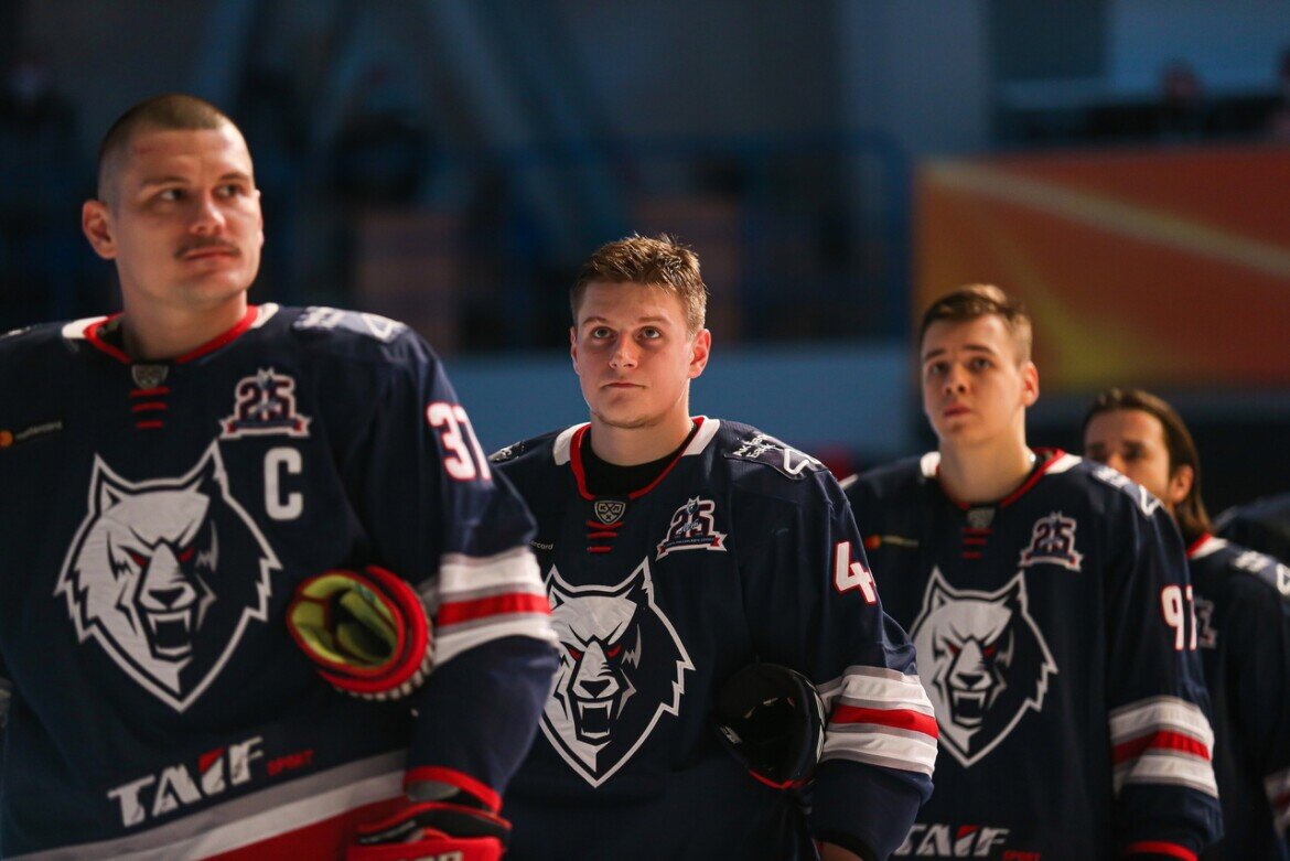 ​«Не смогли в овертайме забить в пустые ворота, и, мне кажется, вся эта череда невезений начала наслаиваться как снежный ком. После третьей или четвертой игры уверенность и везение ушли совсем». Фото: hcnh.ru