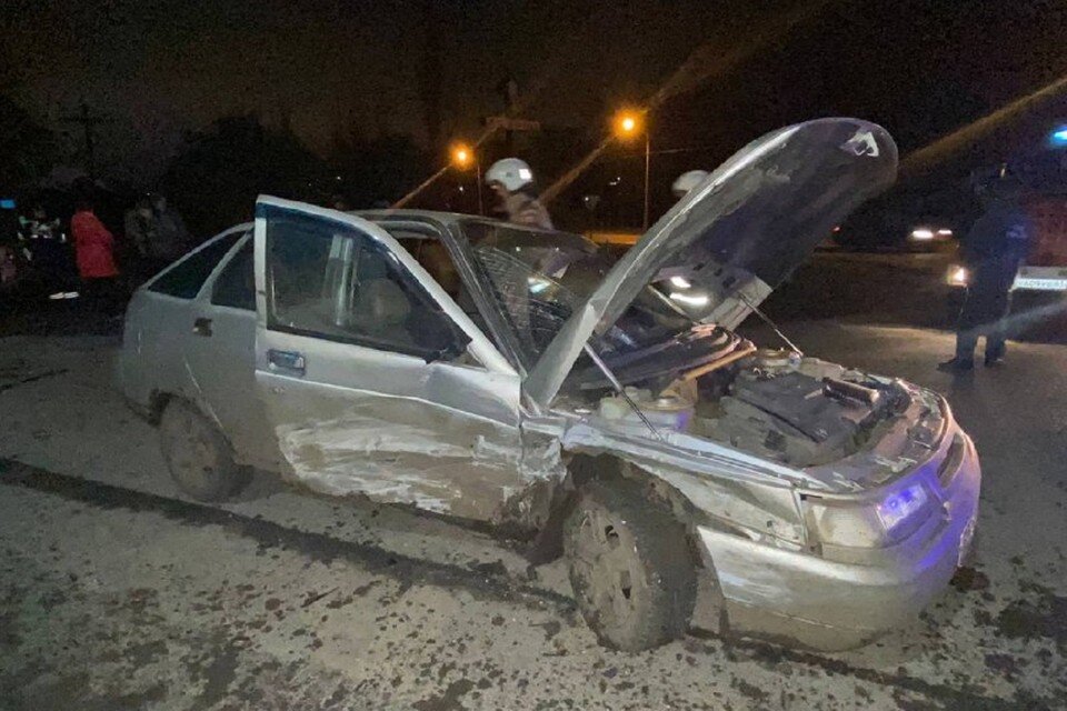     Два человека пострадали в аварии на трассе под Ростовом. Фото: ГИБДД по РО.