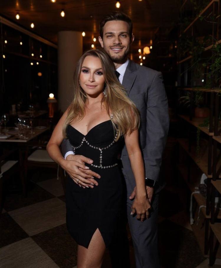    Карла Диас с женихом. Фото: соцсети актрисы