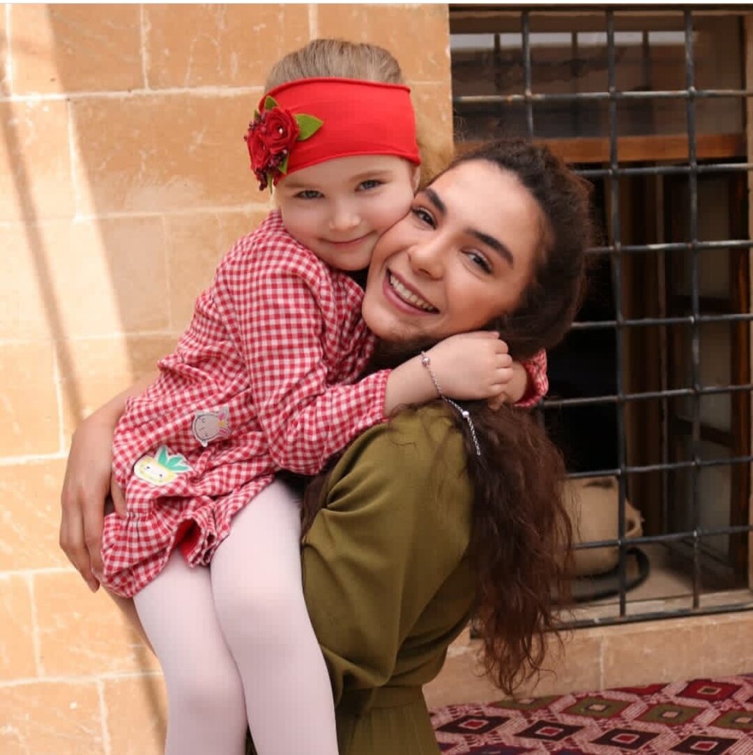 Эбру Шахин и Эбрар Демирбилек