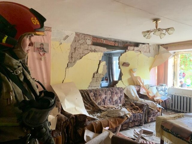    Последствия взрыва газа Фото: пресс-служба Главного управления МЧС России по Свердловской области
