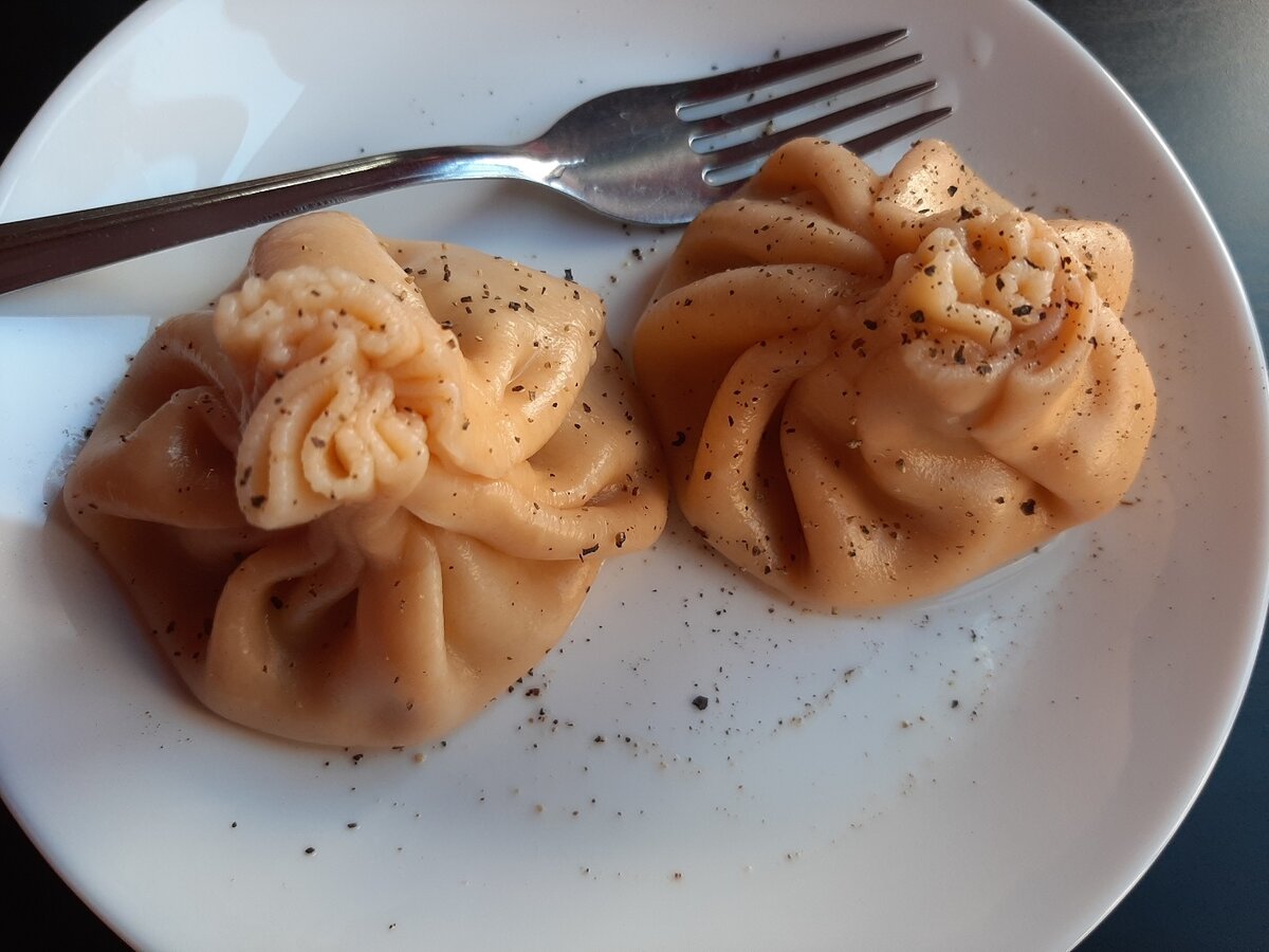 заскочили тут в хинкальную