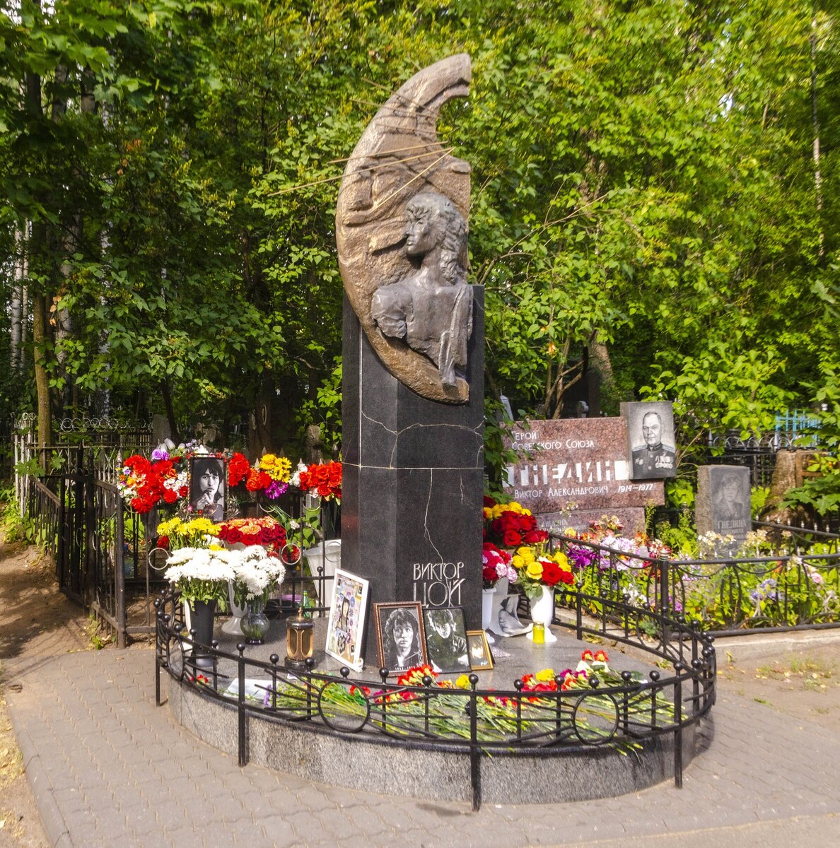 Богословское кладбище