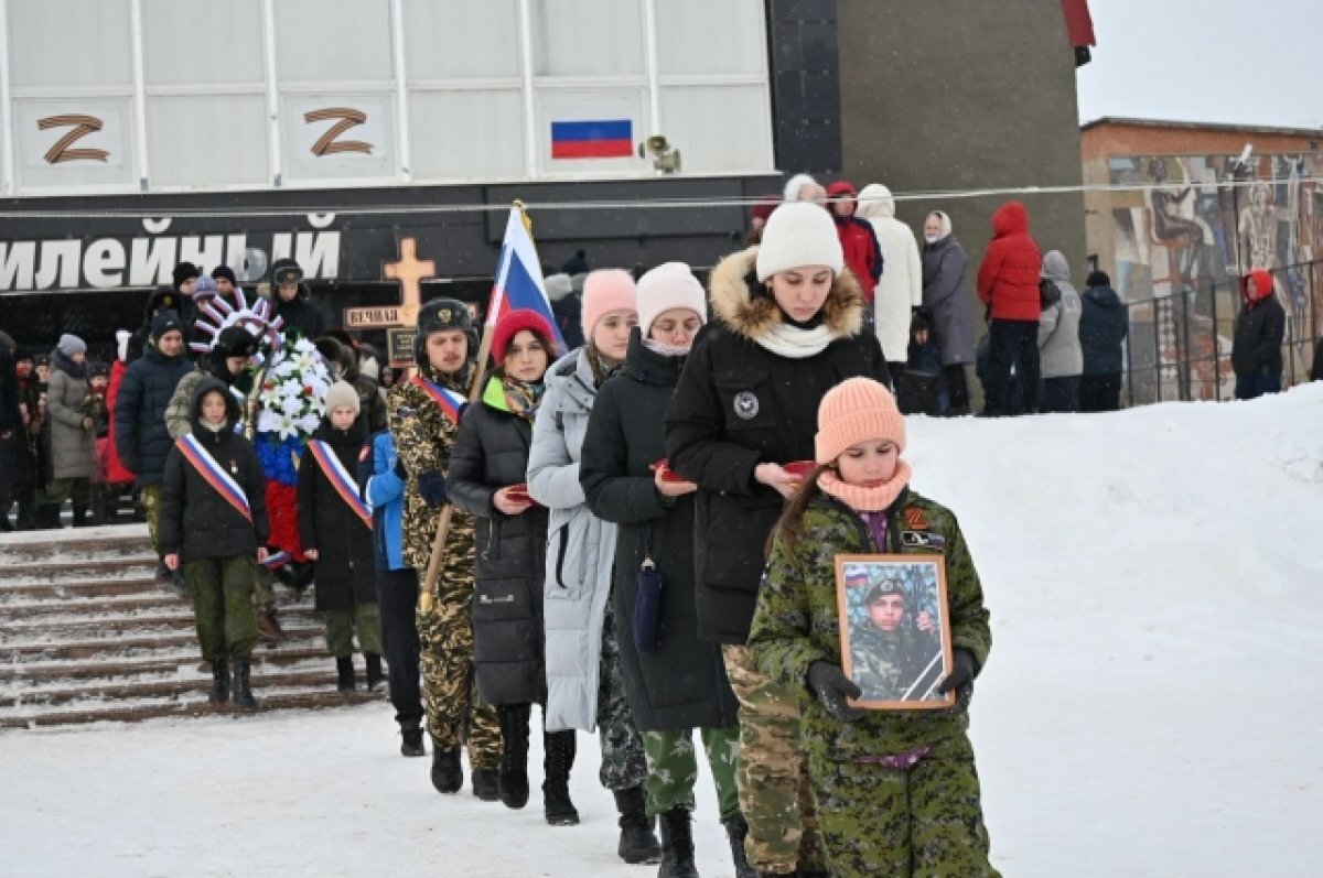    В Бугуруслане простились с сержантом Рустамом Нуржановым простились в день его рождения.