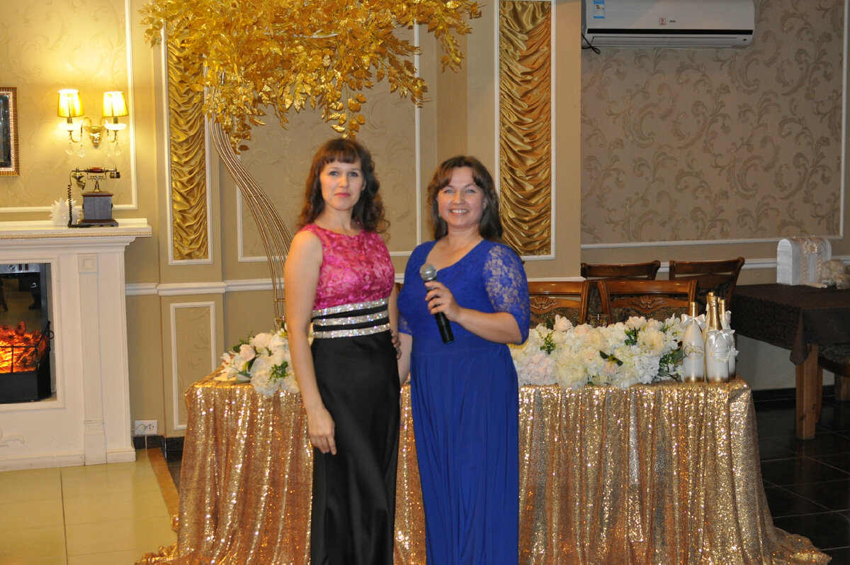 мы с сестрой на проведении свадьбы