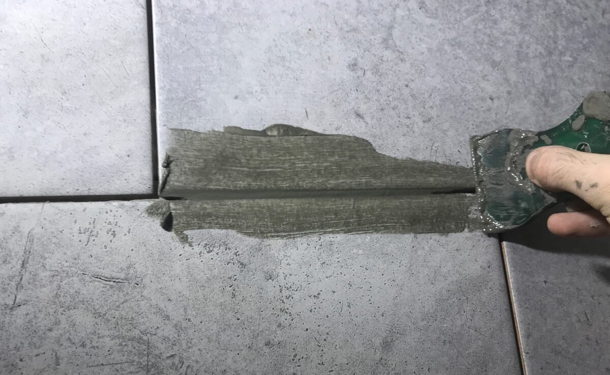 Убираем излишки вокруг шва