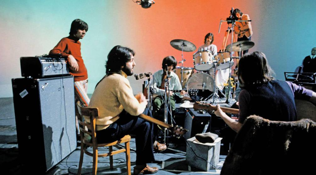 МакКартни объясняет коллегам, что они никто и звать их никак. 