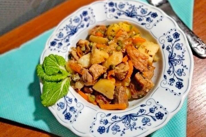 Рагу из зеленого горошка с мясом, пошаговый рецепт на ккал, фото, ингредиенты - Светлана А.