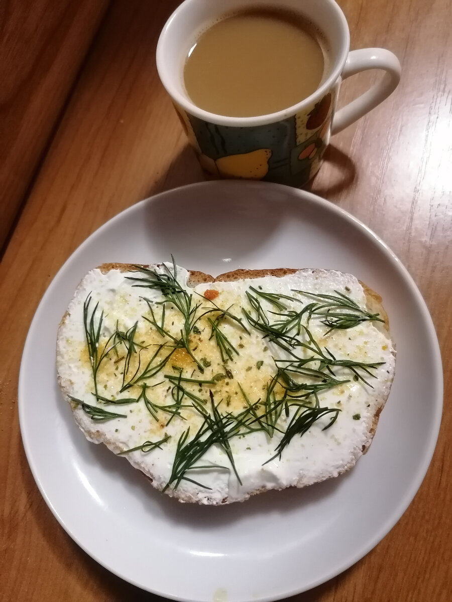 Вот пример того как использовать сметану когда холодильник пуст 😁