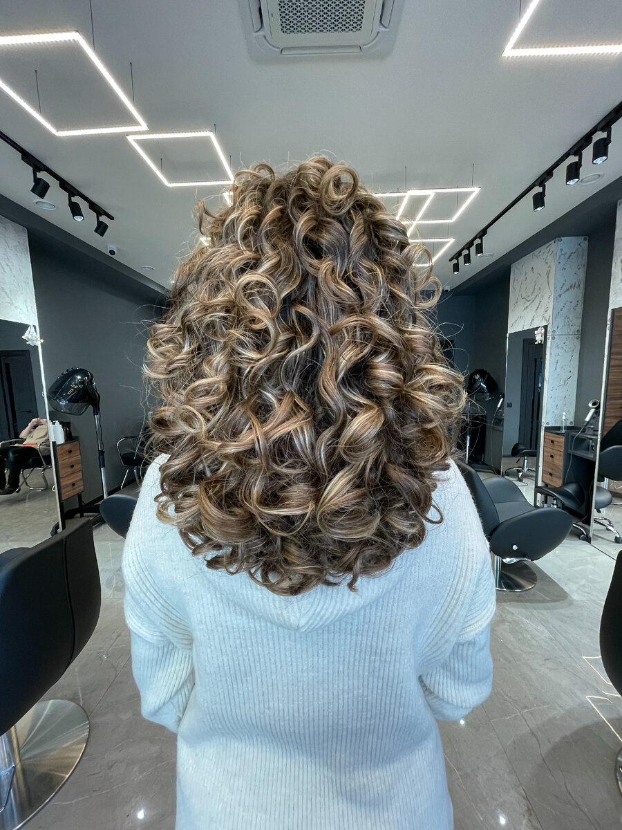 Стрижка и укладка в салоне ICE CURLY 