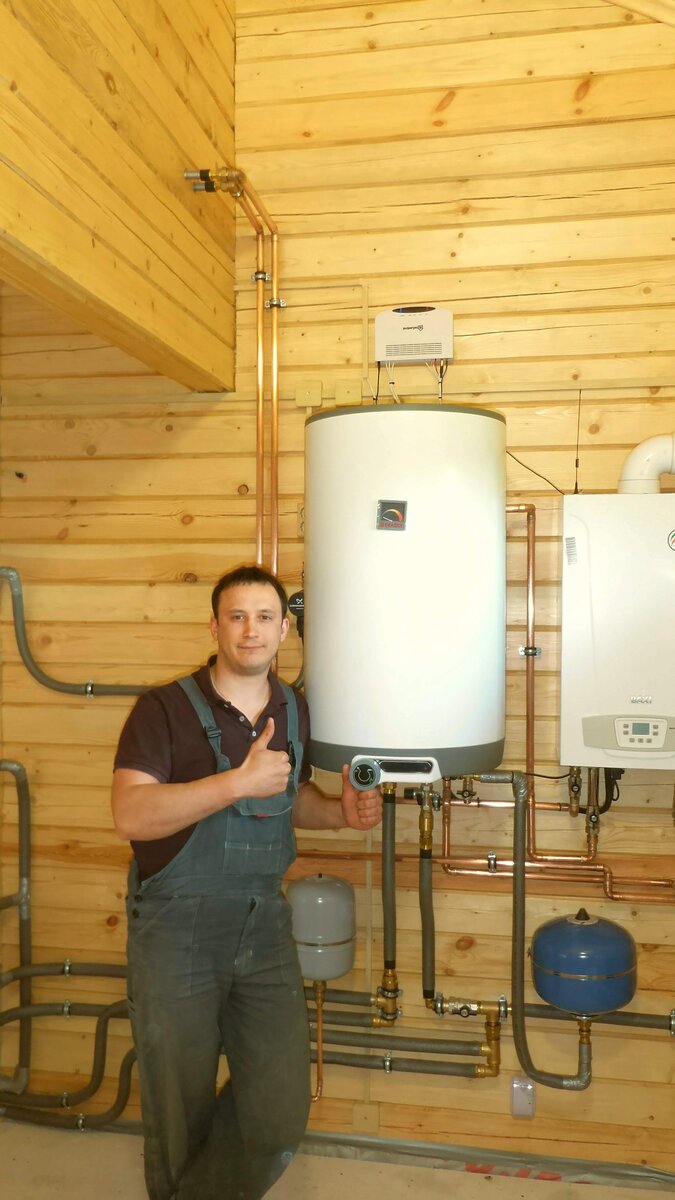    Раньше я был крупнее. На фото я вешу 120 кг . Многие , кто находит меня в интернете по моим старым публикациям , отказываются верить что это мои настоящие фото. Сейчас во мне 75 кг ...)))