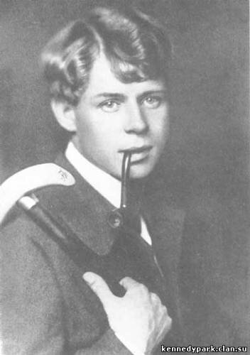 Поэт Сергей Есенин. Из свободного доступа