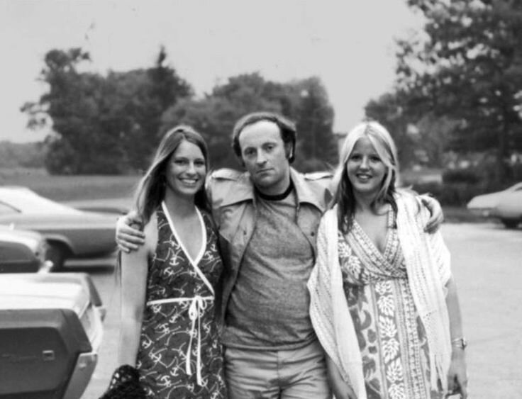 "Instagram*— это просто Twitter* для людей, которые выходят на улицу". @ibrodskii Фото с ресурса ru.pinterest.com