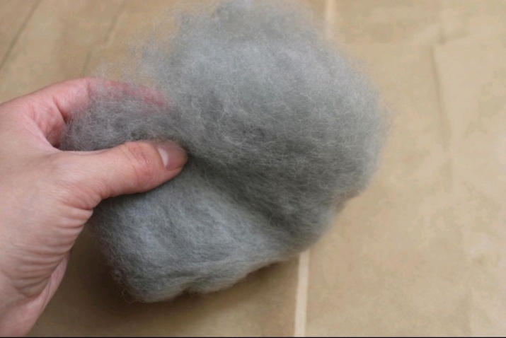 Кардочёс очень быстро сваливается и поэтому очень хорошо подходит для объёмных игрушек, предметов декора  и т.д.