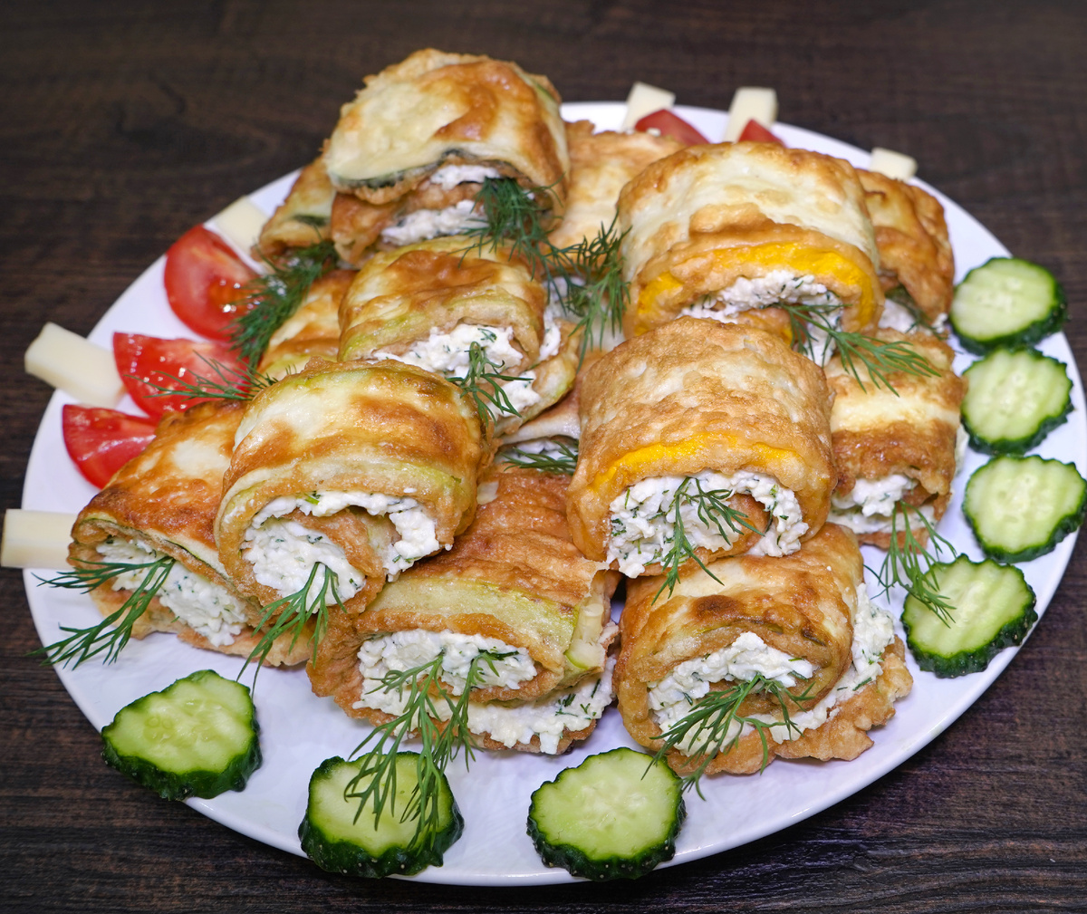 Вкусные рулетики из кабачков