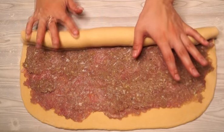Шанежки с мясом на сковороде