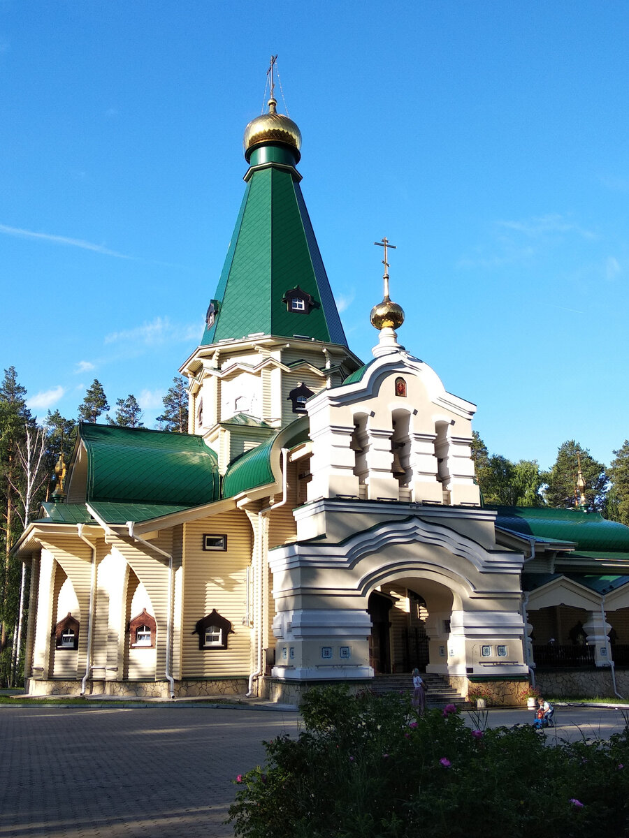Центральный храм в честь Державной иконы