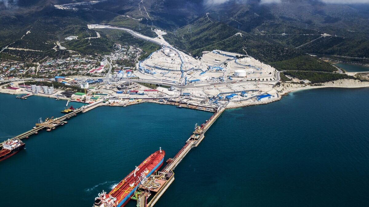    Танкеры с нефтью в Краснодарском крае© РИА Новости / Виталий Тимкив