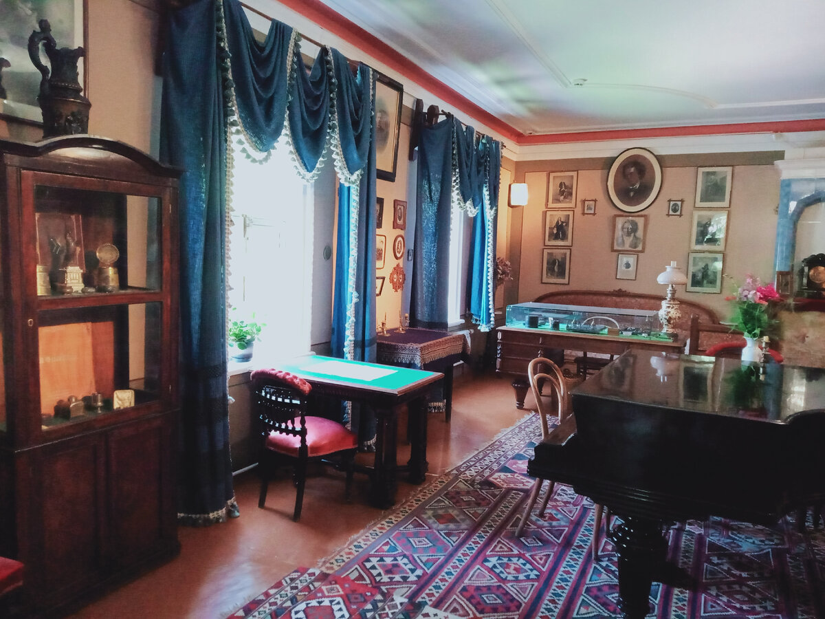 Интерьеры очень живые. Словно кто-то живет в доме и просто вышел.