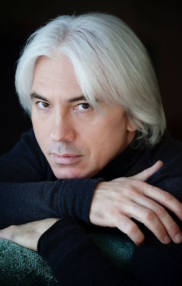 Певец с белыми волосами. Певец с белыми волосами. Ильдар гайнутдинов. Ильдар гайнутдинов танцы. Скутер группа эйч пи бакстер.