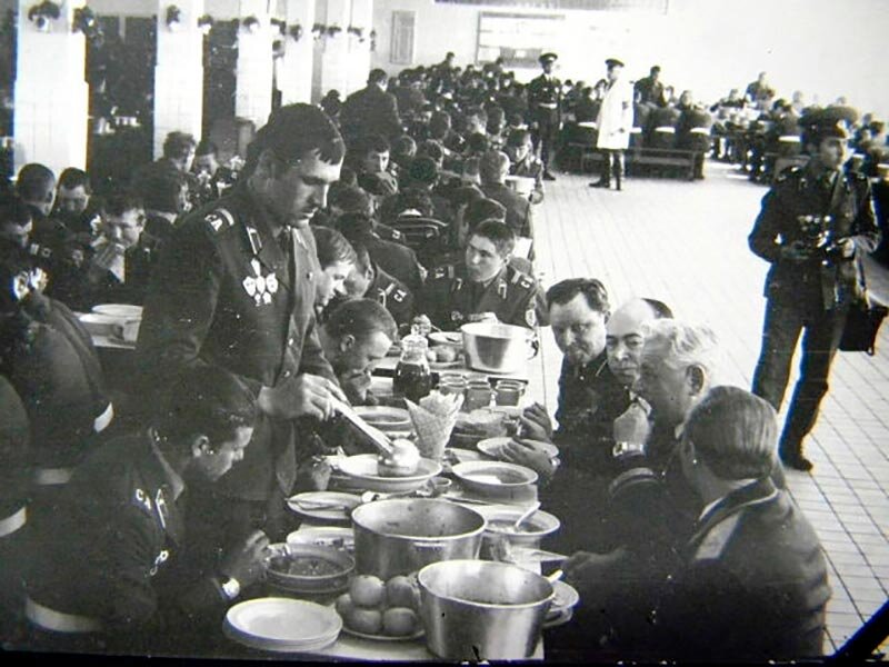 Столовая советской армии