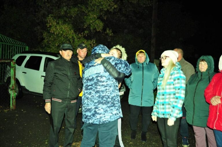    В Домбаровском районе сегодня отправили в учебку вторую группу резервистов Белов Михаил Александрович