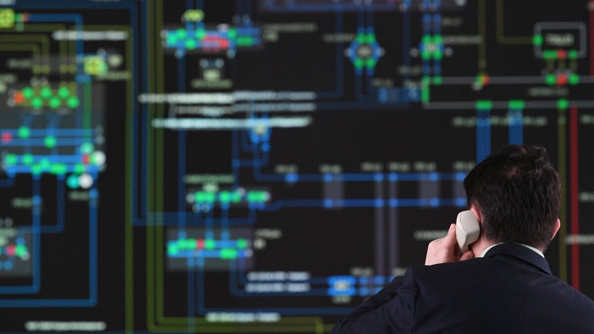    Инженер в диспетчерской МВС© РИА Новости / Максим Блинов