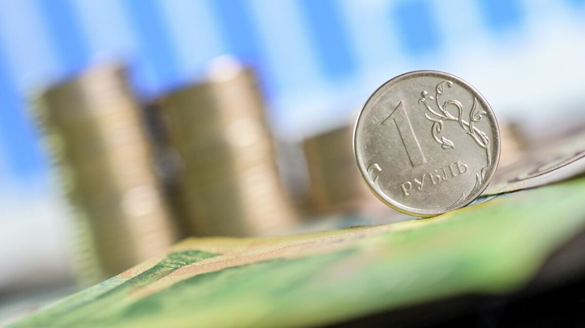    Монета номиналом один рубль© РИА Новости / Владимир Трефилов