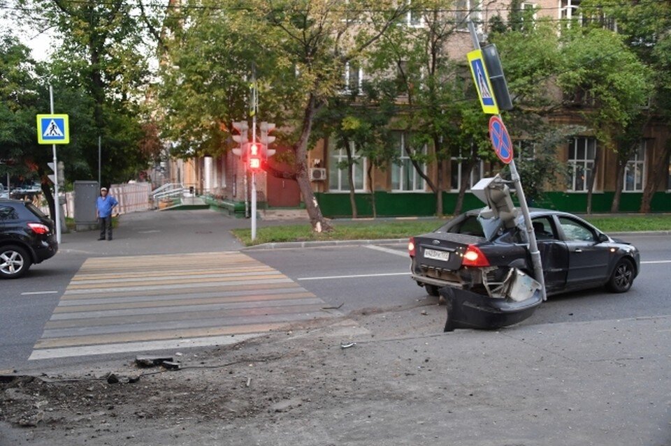     В Ростове водитель попал в ДТП на арендованной машине Иван МАКЕЕВ